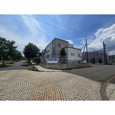 3面道路に面しています