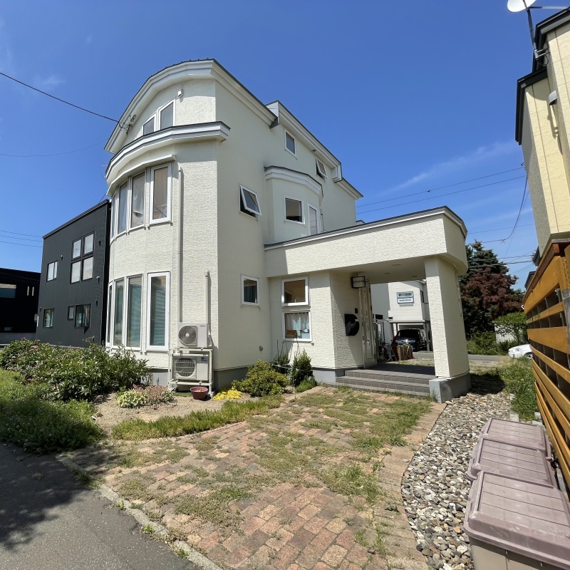 東苗穂15条1丁目 3階建て中古住宅