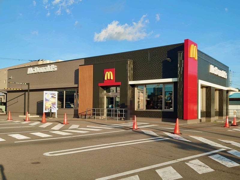 マクドナルド ５号線函館昭和店　700ｍ　徒歩9分