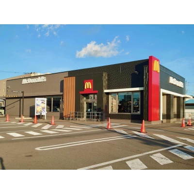 マクドナルド ５号線函館昭和店　700ｍ　徒歩9分