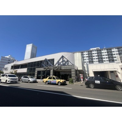徒歩5分。
