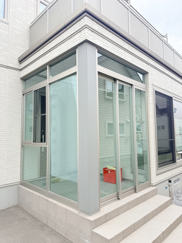 冬に嬉しい風除室付き★