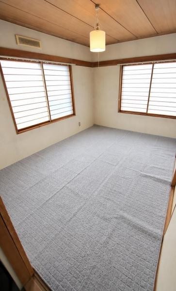 引き戸を閉めれば独立した個室になるため客間や寝室としても