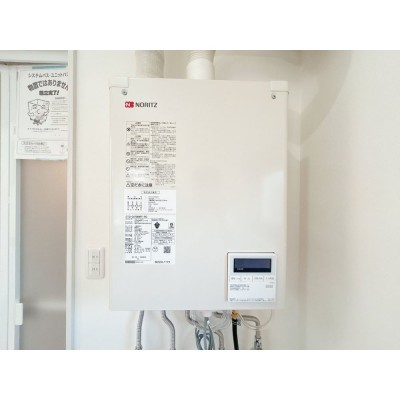 【リフォーム済＆即入居可】給湯器の写真になります。追い焚き…