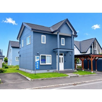 【リフォーム済＆即入居可】別角度からの外観写真になります。…