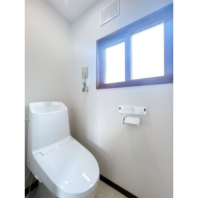 【リフォーム後＿2階トイレ】2階トイレの写真です。トイレ交換…