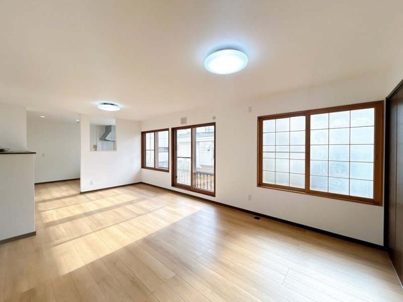 【リフォーム後＿リビング】リビングの写真です。クロス貼替、…