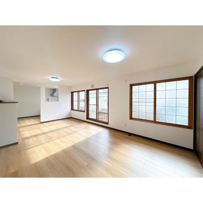 【リフォーム後＿リビング】リビングの写真です。クロス貼替、…