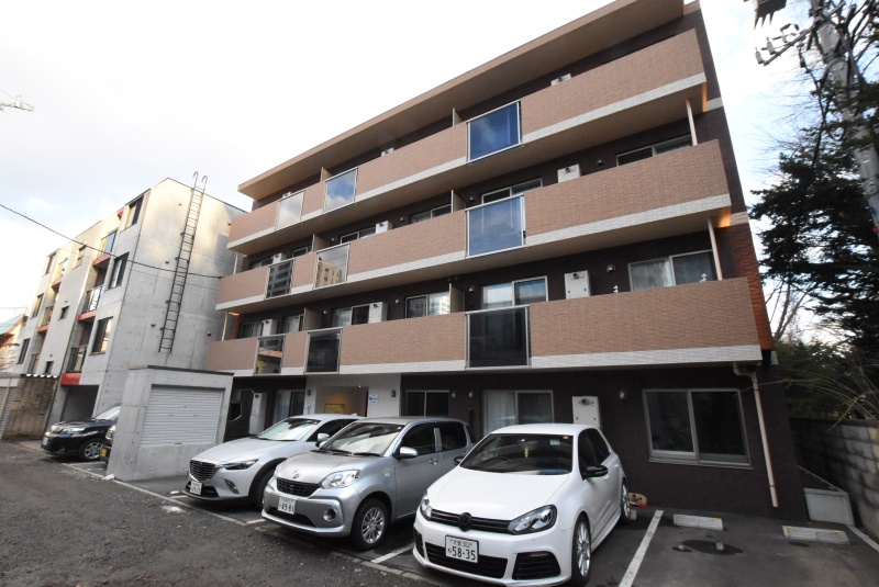 札幌市西区 3億2,800万円 5.55% 一棟マンション