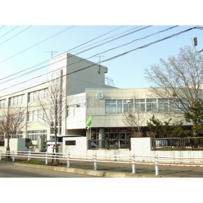小学校：札幌市立厚別北小学校：799m
