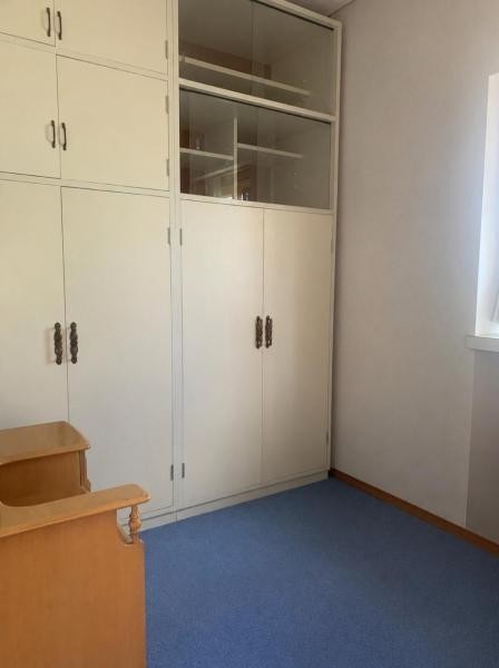 アーチ壁の奥に位置する、プライベート感あふれるお部屋です