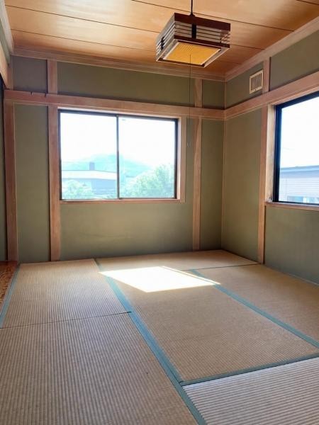 2面採光により心地よい光と風が通り抜ける和室