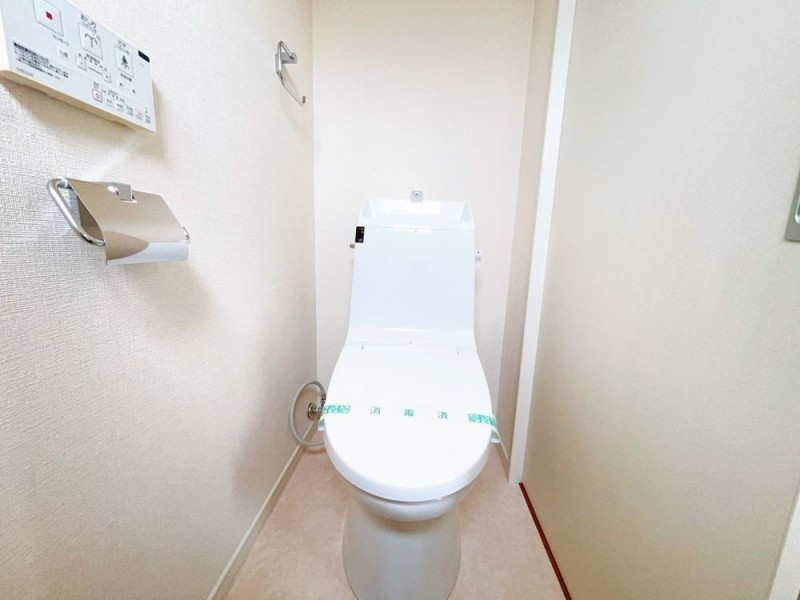 【現況写真】窓付きで、自然換気が可能です。