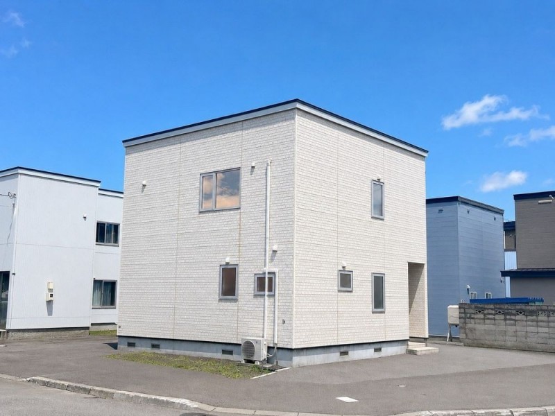 【現況写真】南向きのリビングで南側に遮る建物が無く日当たり…