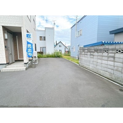 【現況写真】駐車場の写真です。舗装されているため見栄えも良…