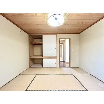 【リフォーム中　2階和室】北西向きの8畳和室です。クロス張替…