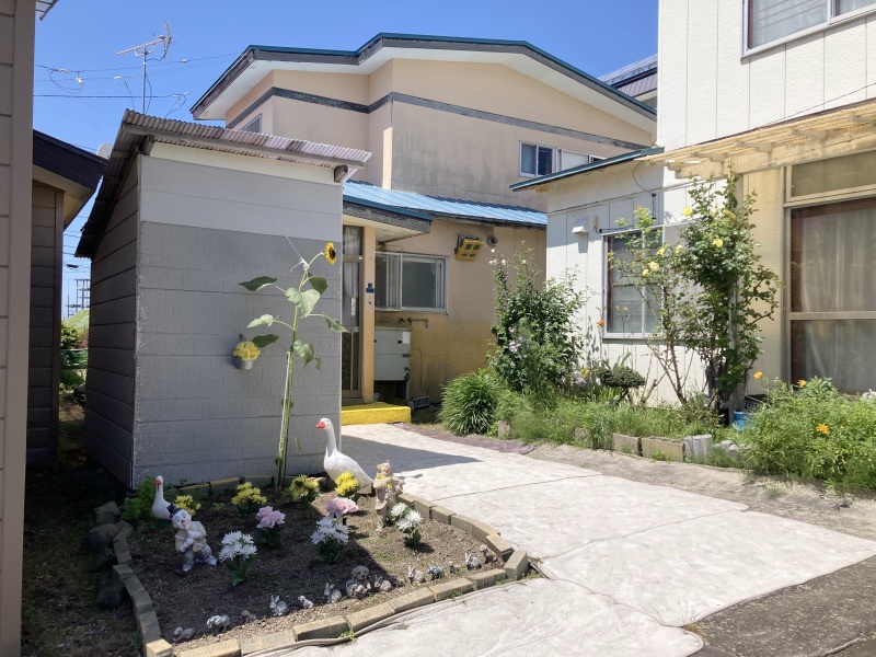 湯浜町借地権付き戸建収益物件