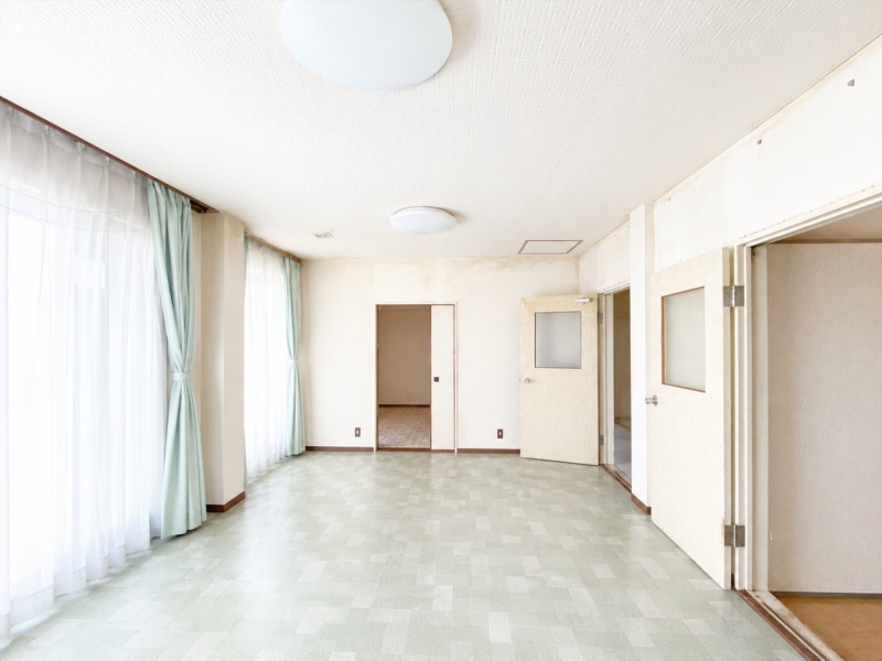 写真は家具・家電等をAI消去加工しております。現況は内覧でご確認ください。