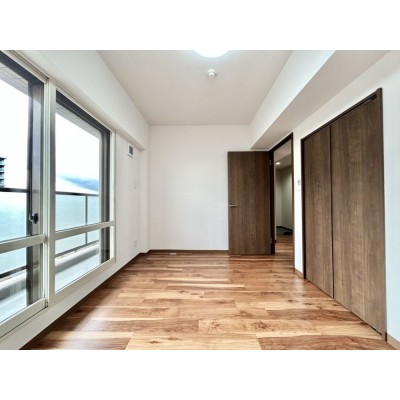 【リフォーム後　洋室(3)】クロス張替、マンション用フロア上…