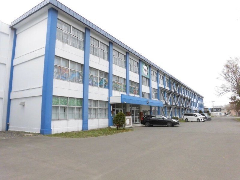 恵庭市立恵明中学校まで約1400ｍ（徒歩約18分）