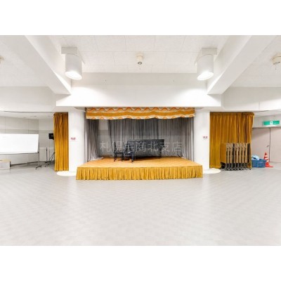 イベントや研修に最適！ステージ付きの本格的な大ホール。