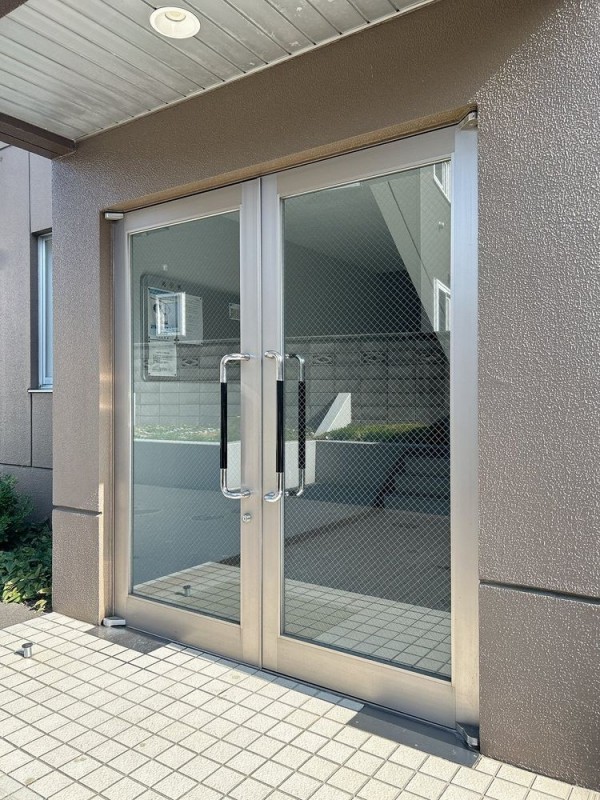 【建物入口】