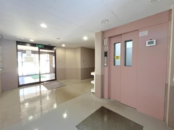 1Fエントランス：安心のオートロック付きマンション♪