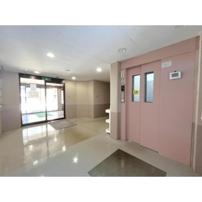 1Fエントランス：安心のオートロック付きマンション♪