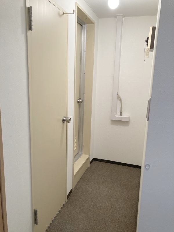 トイレとバスルーム前廊下！
