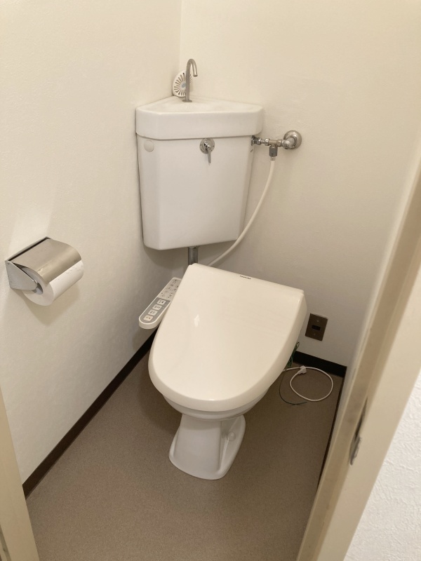 温水洗浄便座付きトイレ！