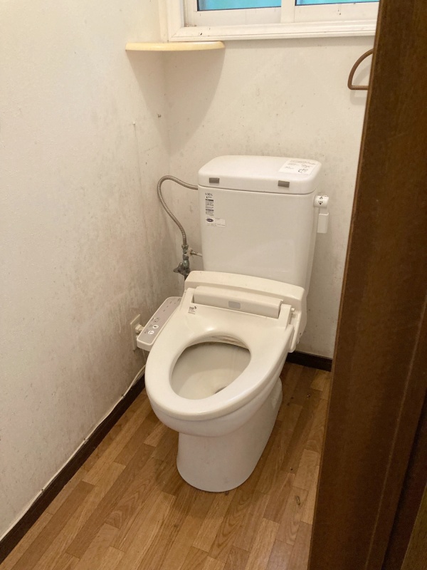 温水洗浄便座付きトイレ！