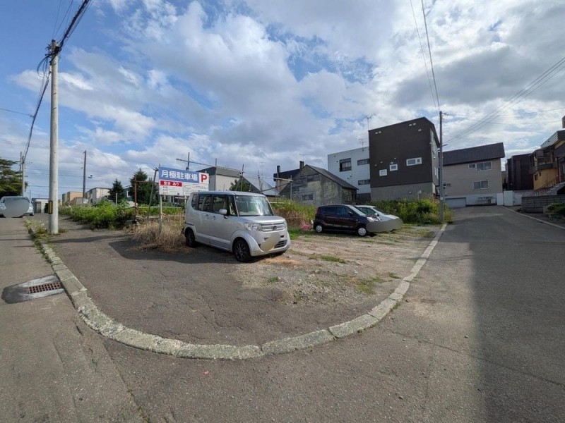 266.82m2　開放感のある角地です！2筆（２区画）を一体の敷地…
