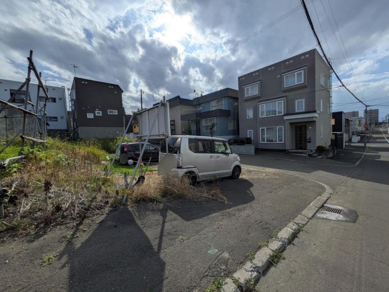 266.82m2　開放感のある角地です！2筆（２区画）を一体の敷地…