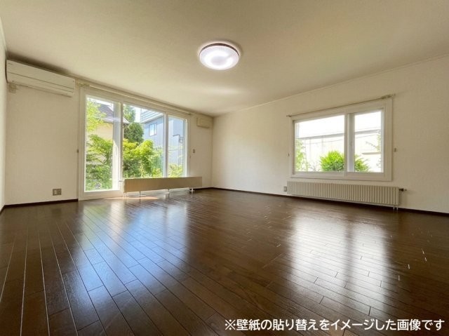 南東・南西の二面採光で明るいリビング