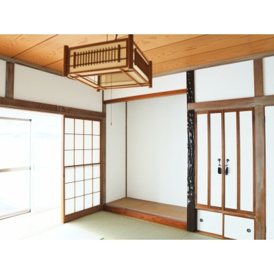 1階和室は収納も広く、くつろげる空間に。
