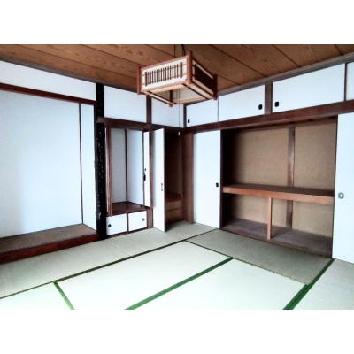 畳替え、クロス貼り替え済。