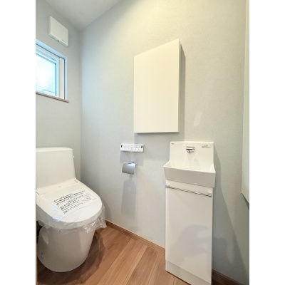 1階トイレは手洗い付き