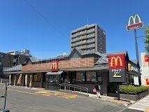 徒歩5分。