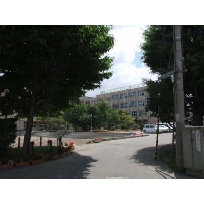 小学校：札幌市立幌南小学校：1027m