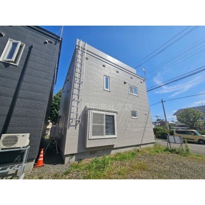 建物裏側です。現在裏には建物がございません。