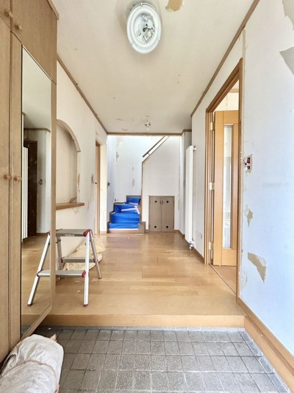 【リフォーム中　玄関（内）】