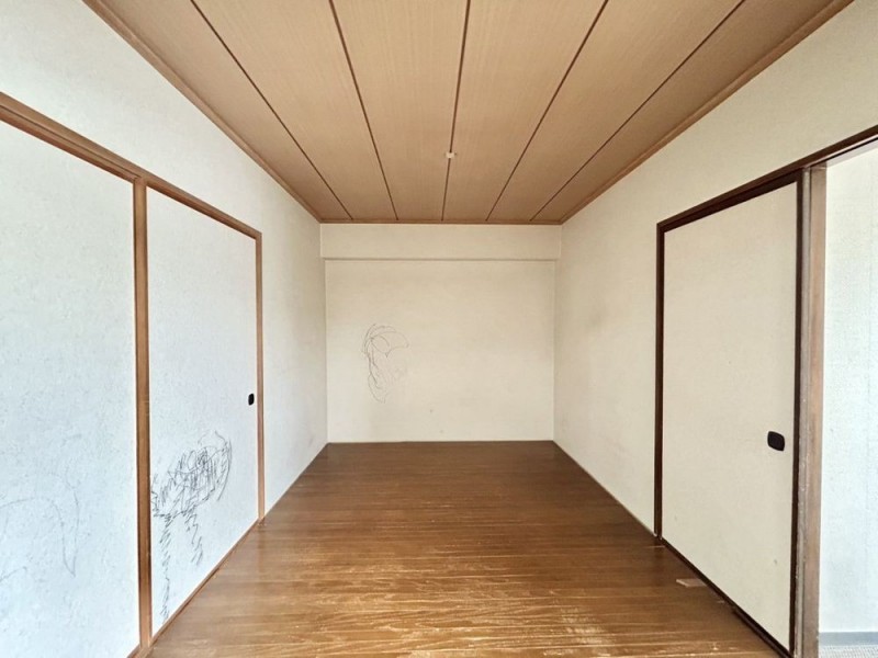 【リフォーム中】現在の和室は洋室へとリフォームいたします。…