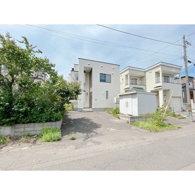 【リフォーム中】外観の別角度写真です。