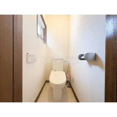 【温水洗浄便座完備】バス・トイレ別で衛生的に使える快適空間…