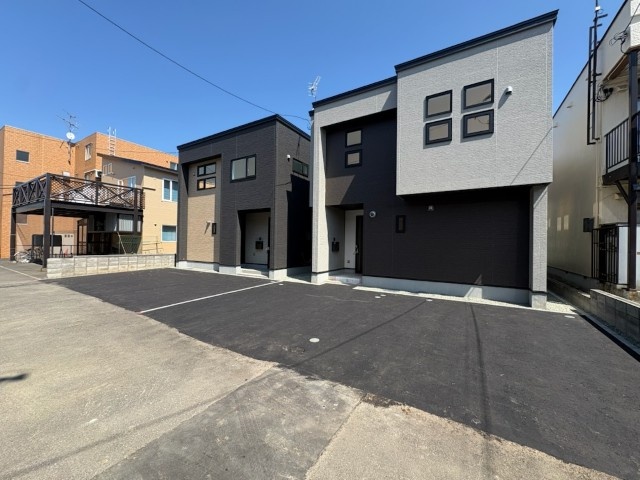 ブルーミングガーデン 札幌市西区八軒9条東4丁目2棟 1号棟