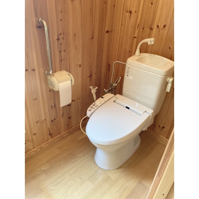 1階トイレにも写ってないですが窓があり明るいです！