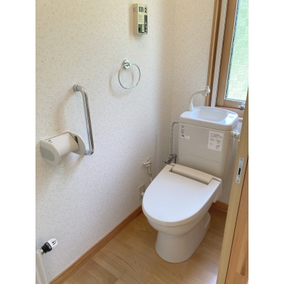 2階のトイレももちろん窓付きで明るいです！