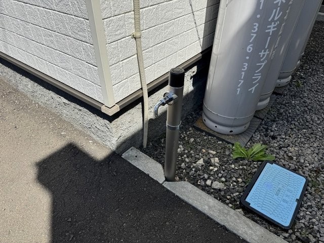 洗車などにも使える散水栓つき。