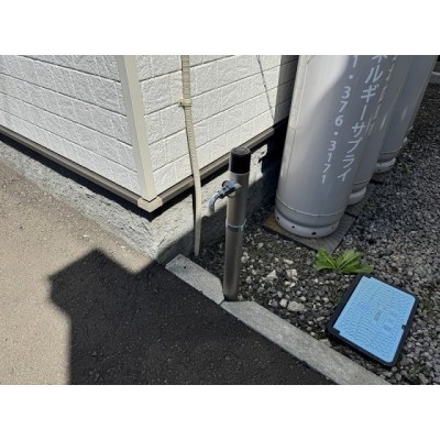 洗車などにも使える散水栓つき。