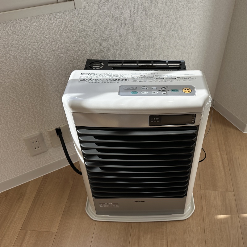 お部屋全体をしっかりと暖めてくれる頼もしい暖房設備。